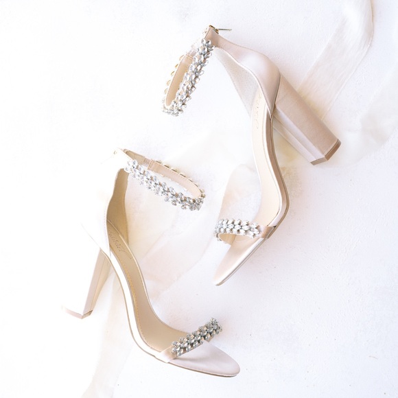 Jewel Badgley Mischka Mayra Ankle Strap Evening Shoe / Gold Wedding Heels - Picture 1 of 5